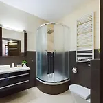 Daire Modern In The Center Of By Renters