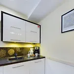 Daire Modern In The Center Of By Renters Varşova