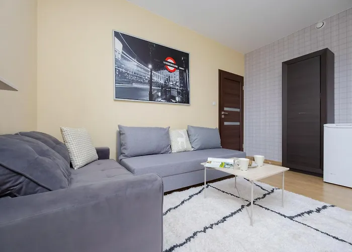 Modern In The Center Of By Renters Apartment *