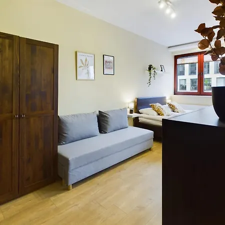 Modern In The Center Of By Renters وارسو