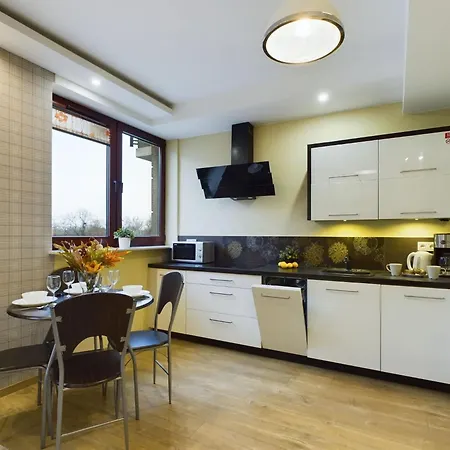 Modern In The Center Of By Renters